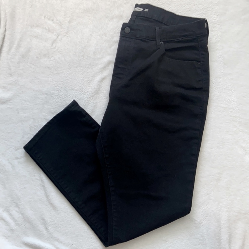 🌻🌻 Old Navy “Curvy Straight” black jeans